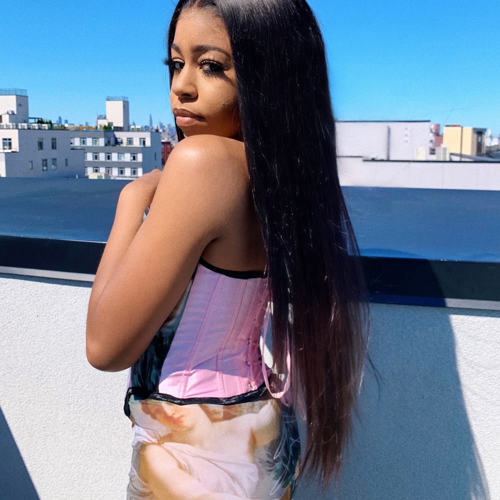 Alejandro Collection - Picture 3 of 3